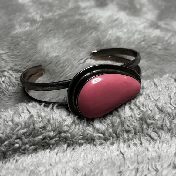 Vintage ATI Mexico Sterling Silver Pink Faux Coral Split Shank Cuff Bracelet - Picture 3 of 5